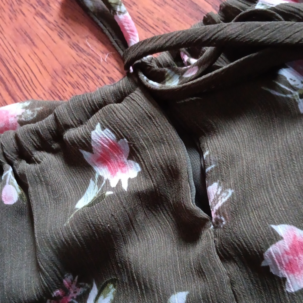 Flowy‎ high neck blouse - Picture 8 of 8